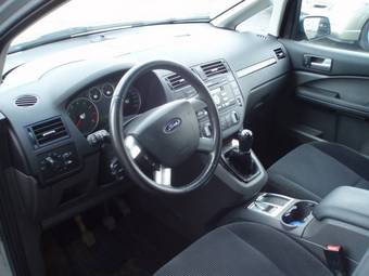 2005 Ford Focus Pictures