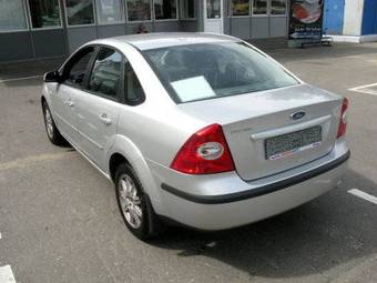 2005 Ford Focus Photos