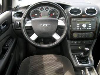 2005 Ford Focus Pictures