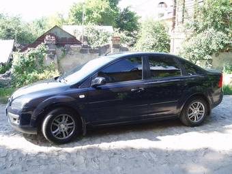 2005 Ford Focus Pictures