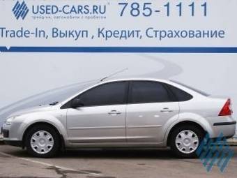 2005 Ford Focus Photos