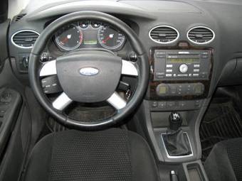 2005 Ford Focus Pictures