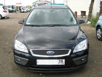 2005 Ford Focus Photos