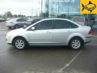 2005 Ford Focus Photos