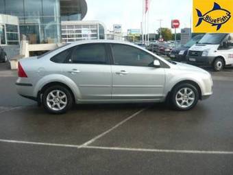 2005 Ford Focus Photos