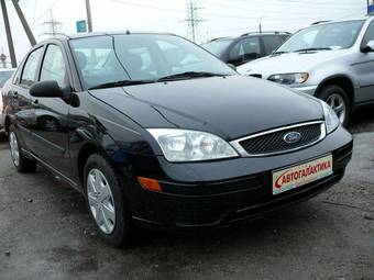 2005 Ford Focus Photos