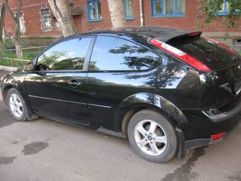 2005 Ford Focus Photos