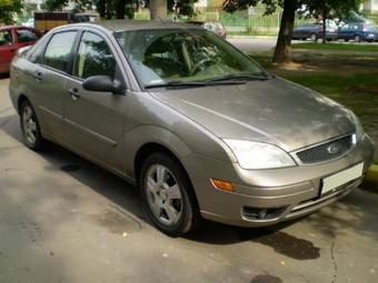 2005 Ford Focus Photos