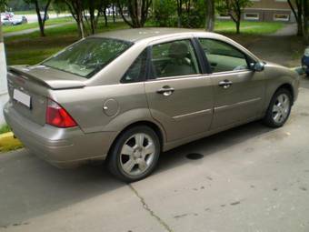 2005 Ford Focus Photos