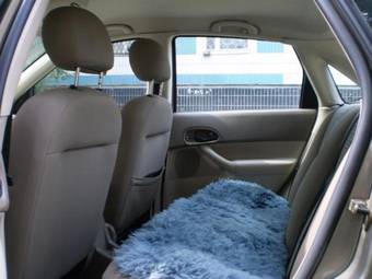 2005 Ford Focus Photos