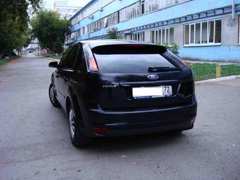 2005 Ford Focus Pictures