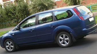 2005 Ford Focus Photos