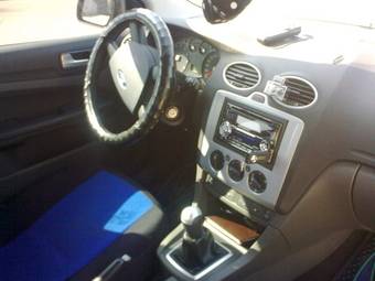 2005 Ford Focus Pictures
