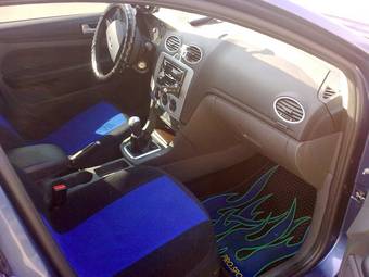 2005 Ford Focus Photos