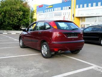 2005 Ford Focus Photos