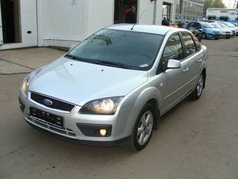 2005 Ford Focus Photos