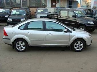 2005 Ford Focus Pictures