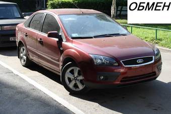 2005 Ford Focus Photos