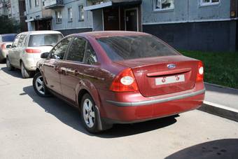 2005 Ford Focus Photos