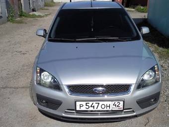 2005 Ford Focus Photos