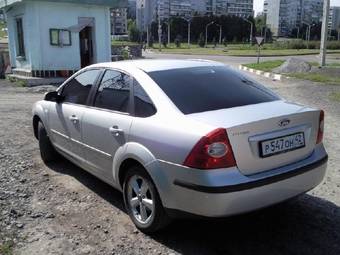 2005 Ford Focus Pictures