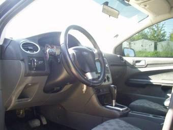 2005 Ford Focus Photos