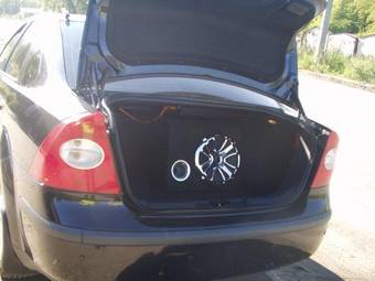 2005 Ford Focus Photos