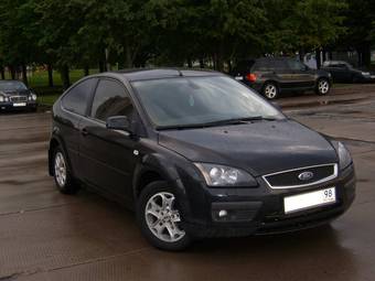 2005 Ford Focus Photos