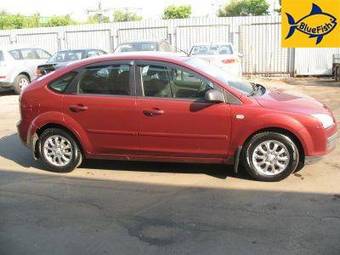 2005 Ford Focus Photos