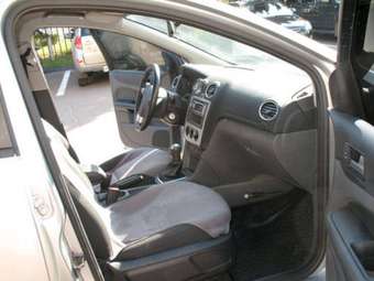 2006 Ford Focus Photos