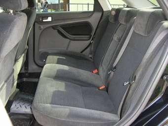 2006 Ford Focus Photos