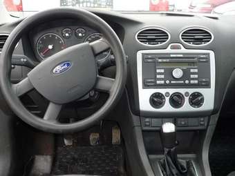 2006 Ford Focus Photos