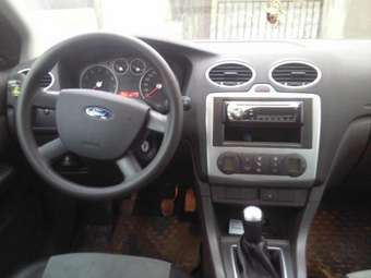 2006 Ford Focus Photos