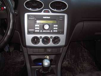 2006 Ford Focus Photos