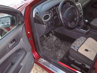 2006 Ford Focus Photos