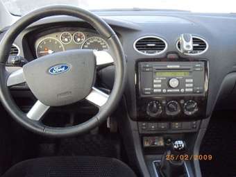 2006 Ford Focus Photos