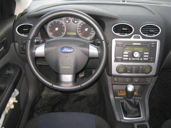 2006 Ford Focus Photos