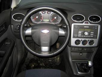 2006 Ford Focus Photos