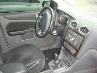 2006 Ford Focus Photos