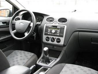 2006 Ford Focus Photos