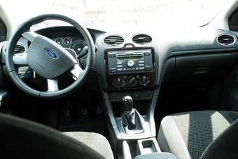 2006 Ford Focus Photos
