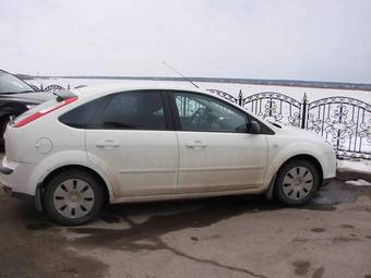 2006 Ford Focus Photos