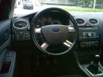 2006 Ford Focus Photos