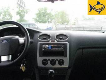 2006 Ford Focus Images