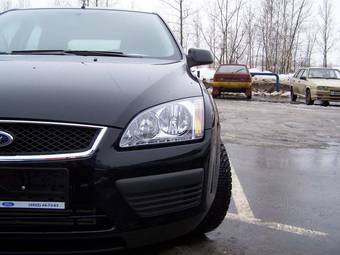 2006 Ford Focus Photos