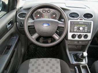 2006 Ford Focus Photos