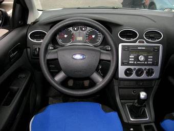 2006 Ford Focus Photos
