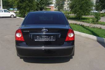 2006 Ford Focus Images