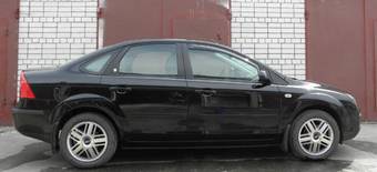 2006 Ford Focus Photos