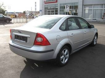 2006 Ford Focus Images